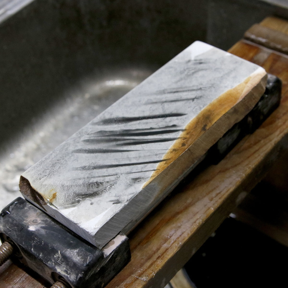 "OKUDO", Tennen Toishi (Japanese Natural Whetstone). Ground layer "SUITA" 539g