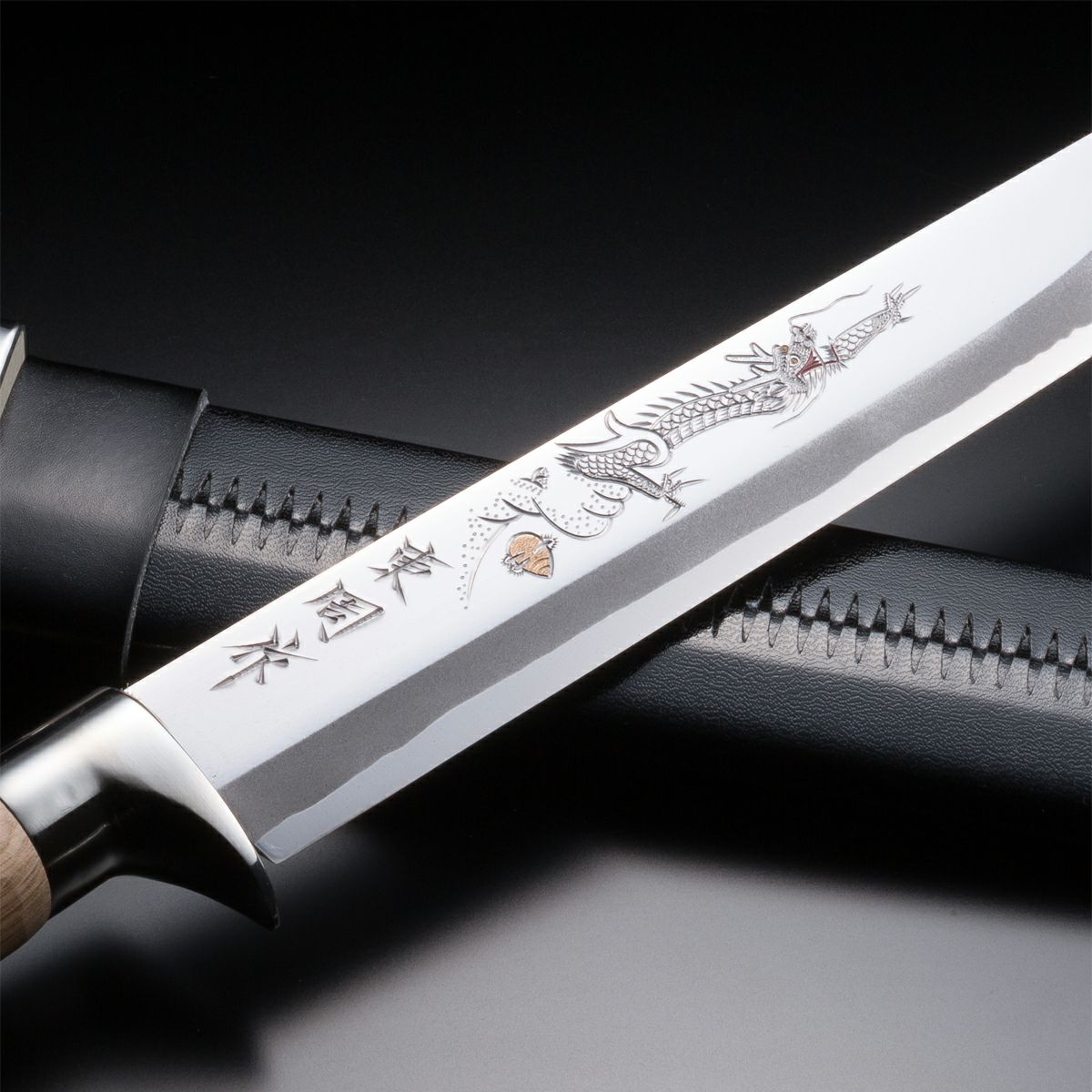 HONMAMON "AZUMASYUSAKU" Hunting Knife Carving of DRAGON 240mm Japanese Outdoor Knife