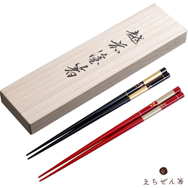 "ICHIMATSUSHOCHIKUBAI" (PINE BAMBOO PLUM) Meoto-Bashi Chopsticks Set for Married Couples in Wooden box